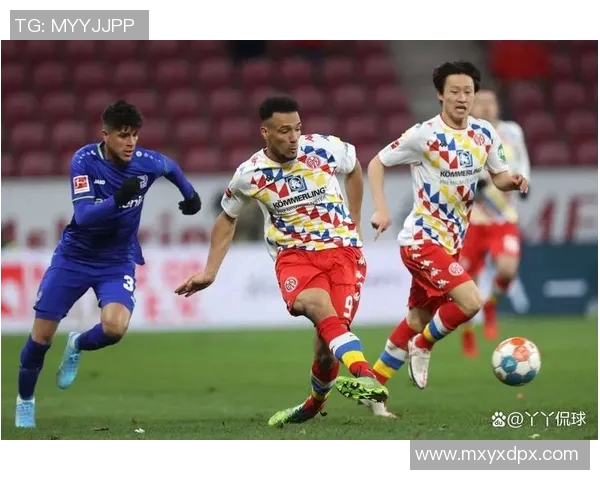 德甲焦点战美因茨主场迎战科隆双方争夺关键积分之战